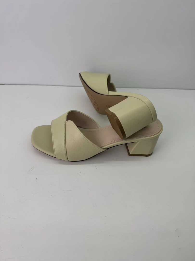 时尚拖鞋女鞋夏季新款休闲时尚一字拖粗跟高跟套脚凉拖鞋1020