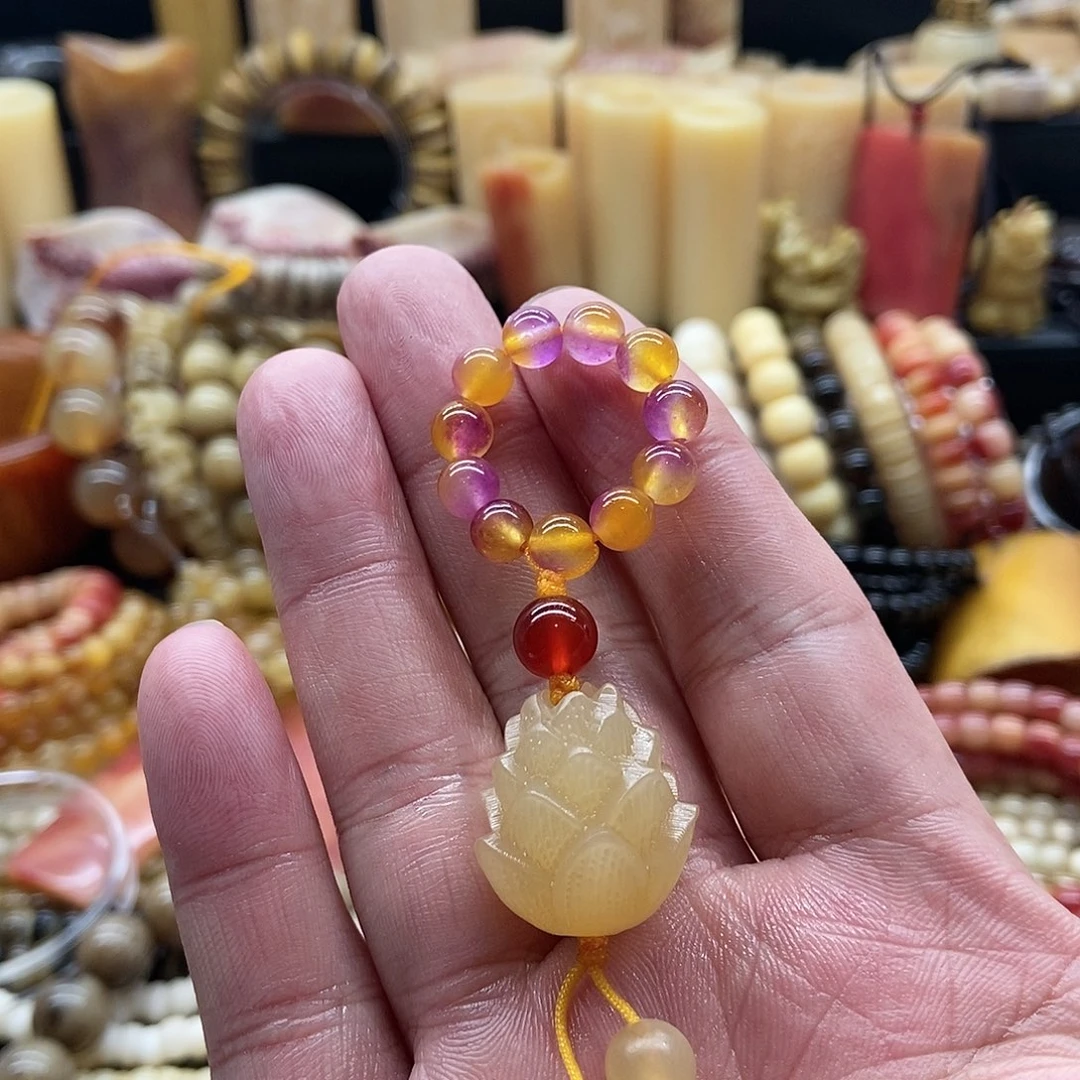 【闪购商品】驼骨其他羊角莲花跑环吊坠