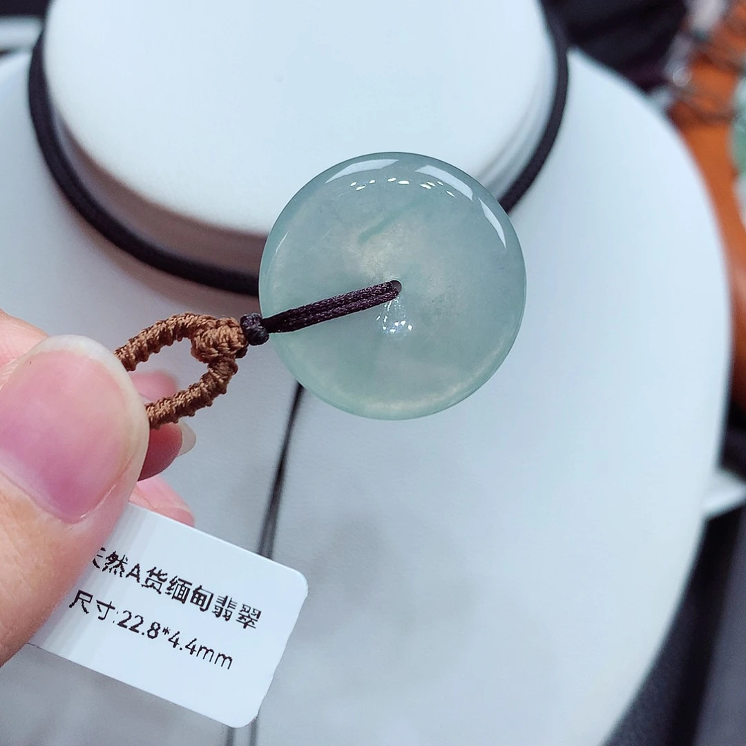 翡翠未镶嵌颈饰翡翠21，22.8/4.4