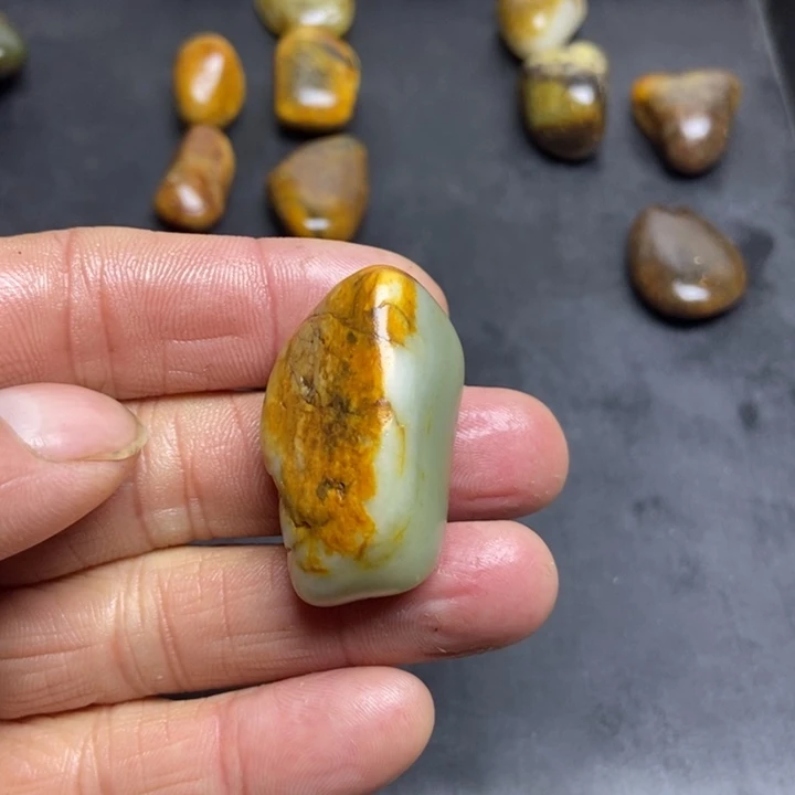 名***剑和田玉（糖玉）未镶嵌珠宝奇石