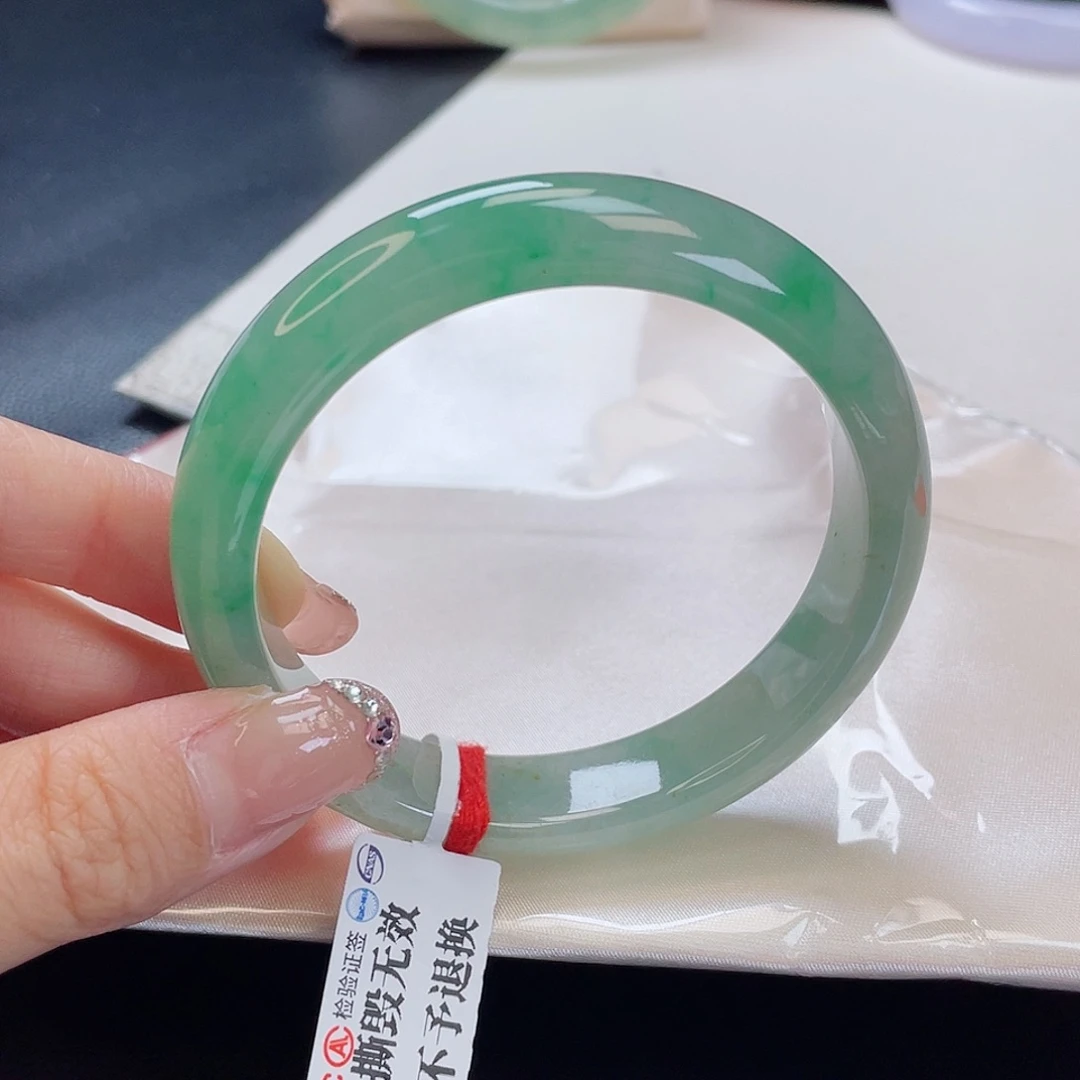 翡翠手镯未镶嵌翡翠 SSS