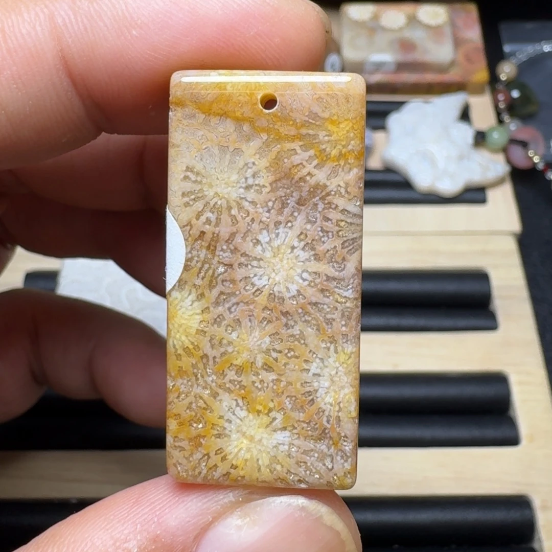 未镶嵌纯天然色有机玉石保真色硅化玉