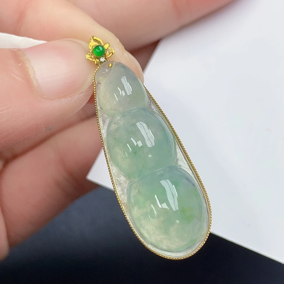 颈饰18K金镶嵌翡翠