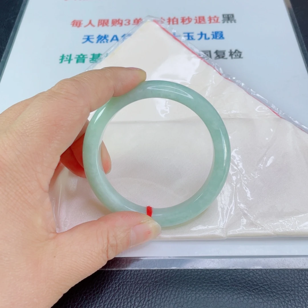 翡翠手镯未镶嵌纤**幺