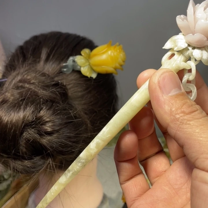 蛇纹石玉未镶嵌发饰望**