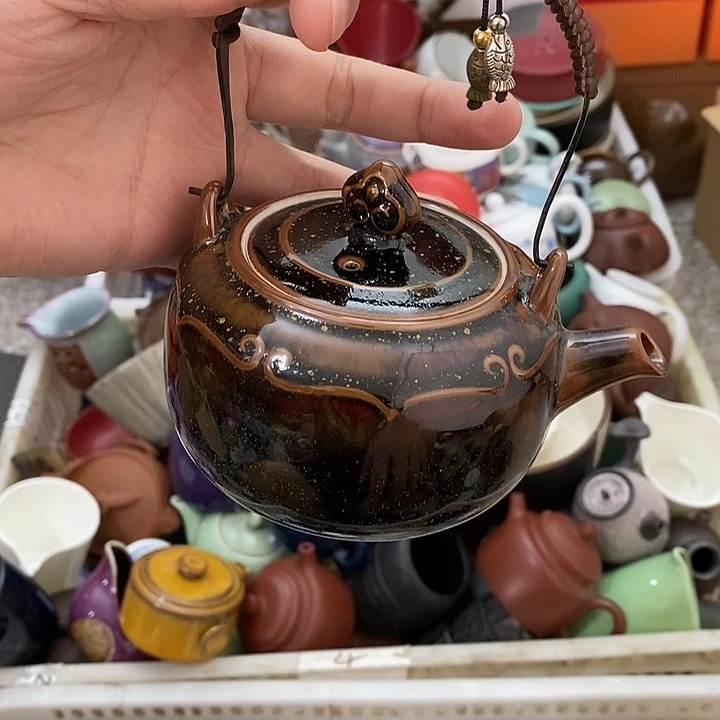 陶瓷艺术品及陶瓷壶壶