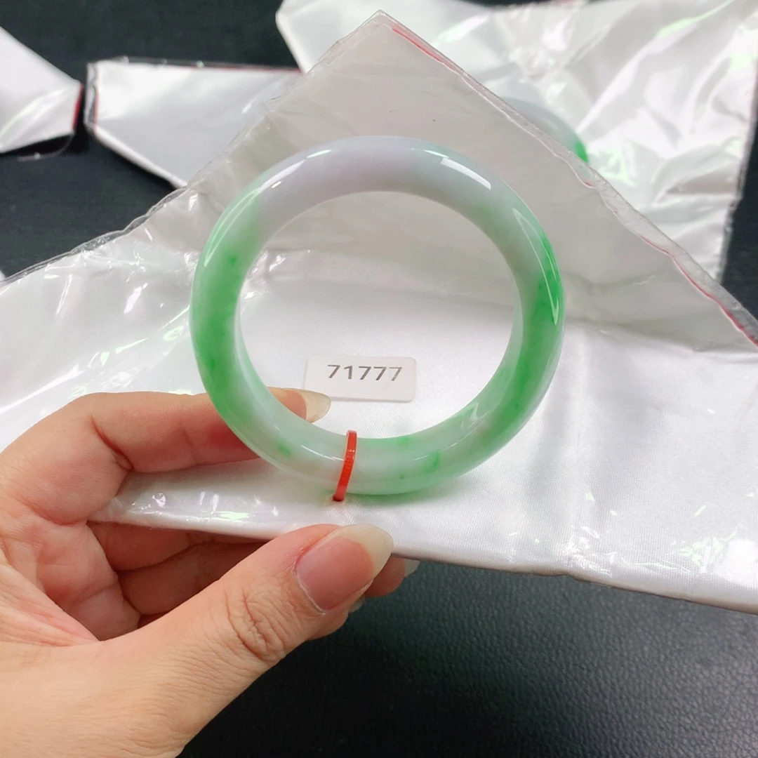翡翠未镶嵌手镯03