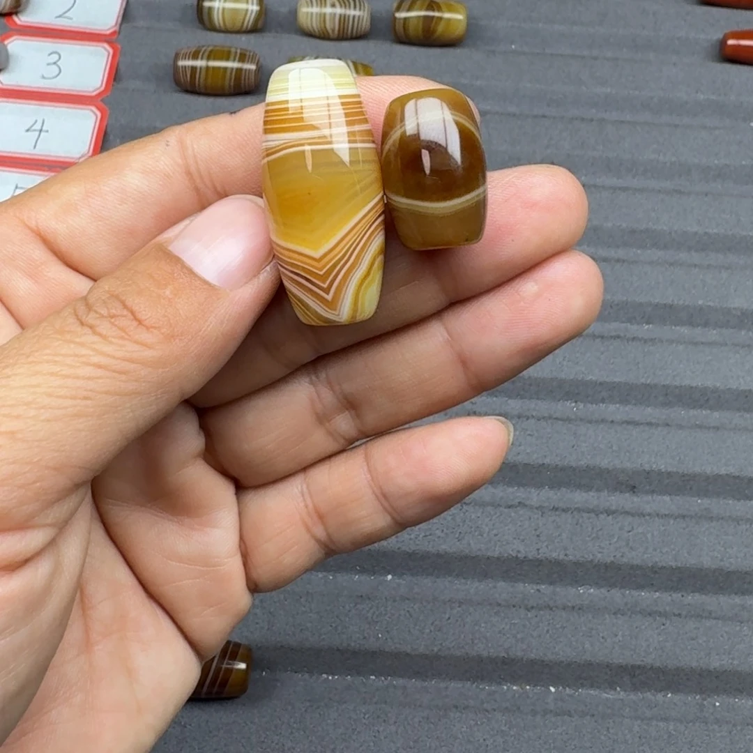 阿****玛瑙/玉髓合金珠宝半成品