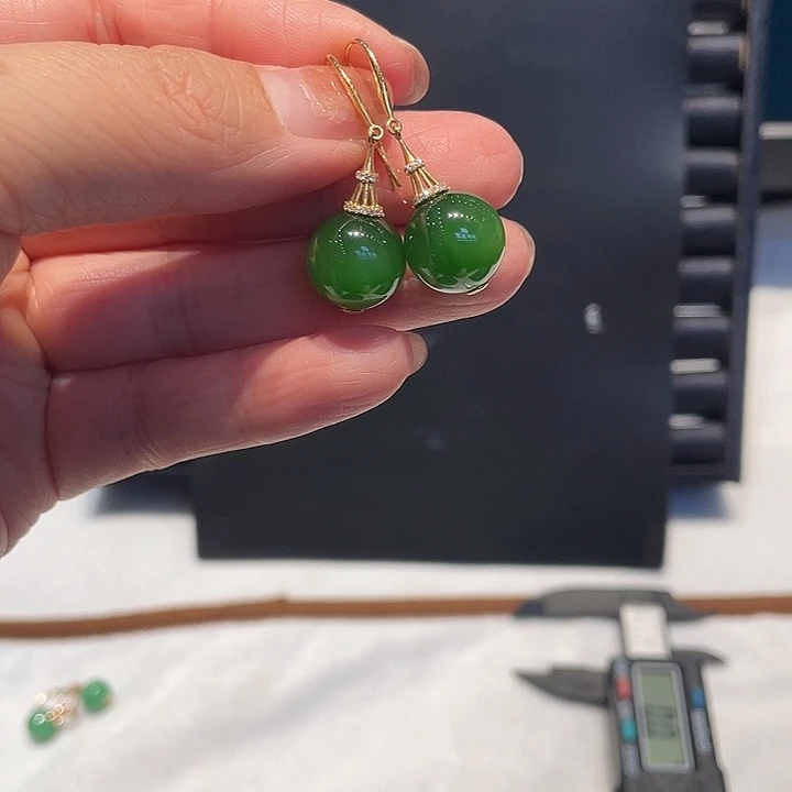 和田玉未镶嵌珠宝半成品和田耳饰