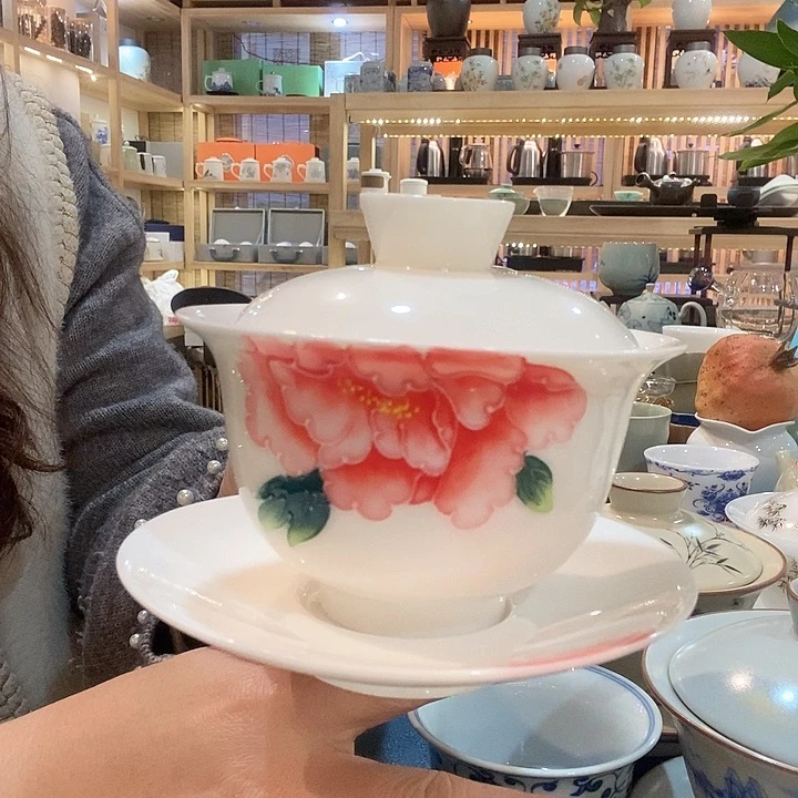 羊脂白玉盖碗悬停