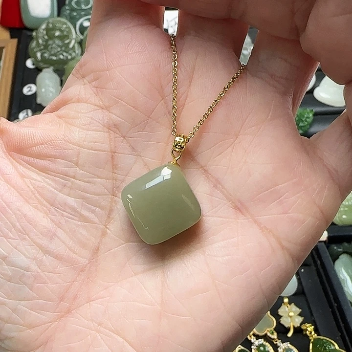 颈饰银S925镶嵌和田玉