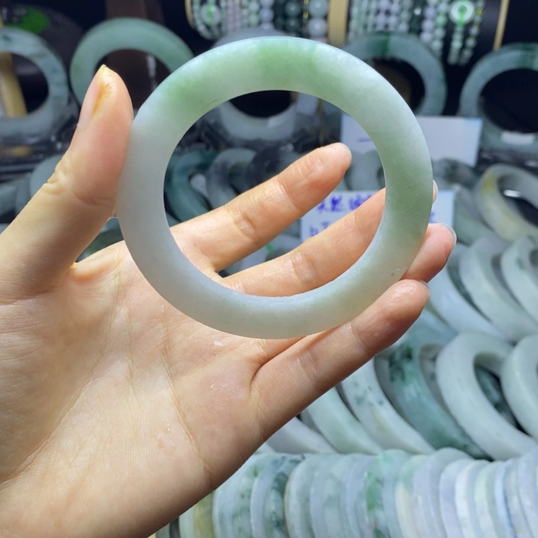 定制翡翠未镶嵌手镯