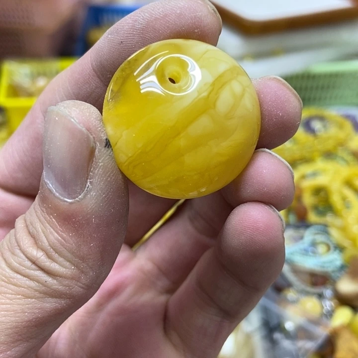 蜜蜡未镶嵌裸石吊坠