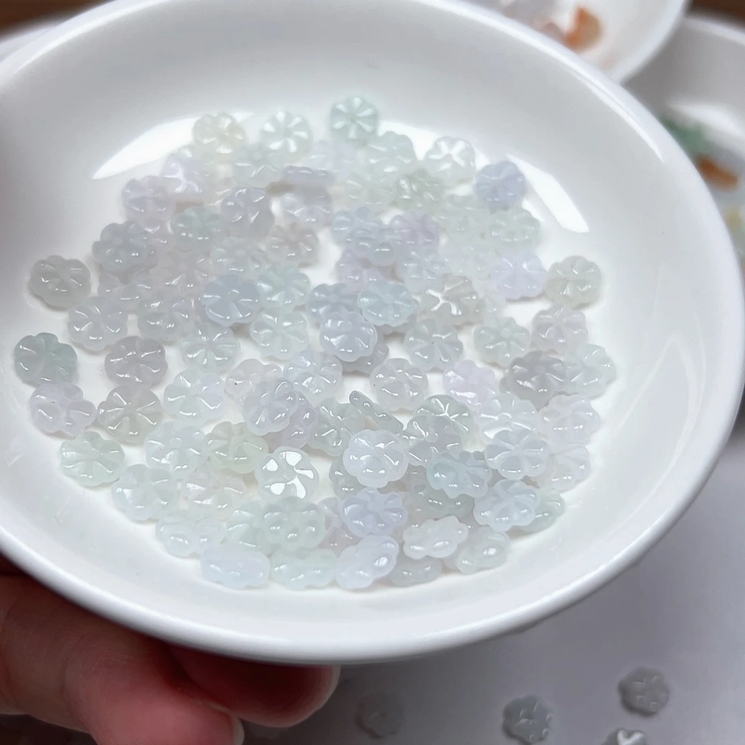 翡翠未镶嵌手链一块钱一个,五十个起拍