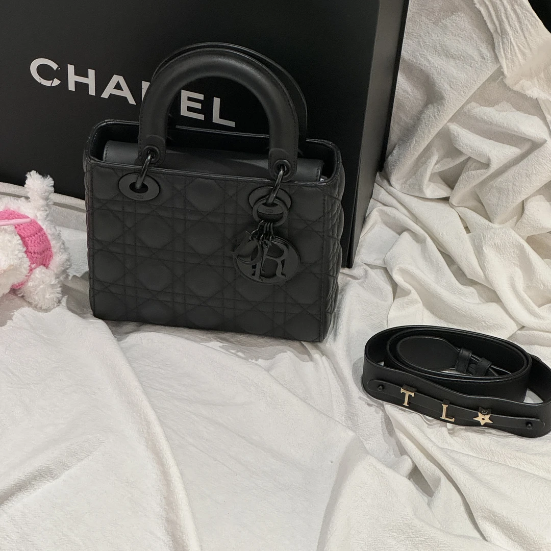 95新 DIOR/迪奥 戴妃4格 纯黑 so black哑光磨砂扣 牛皮