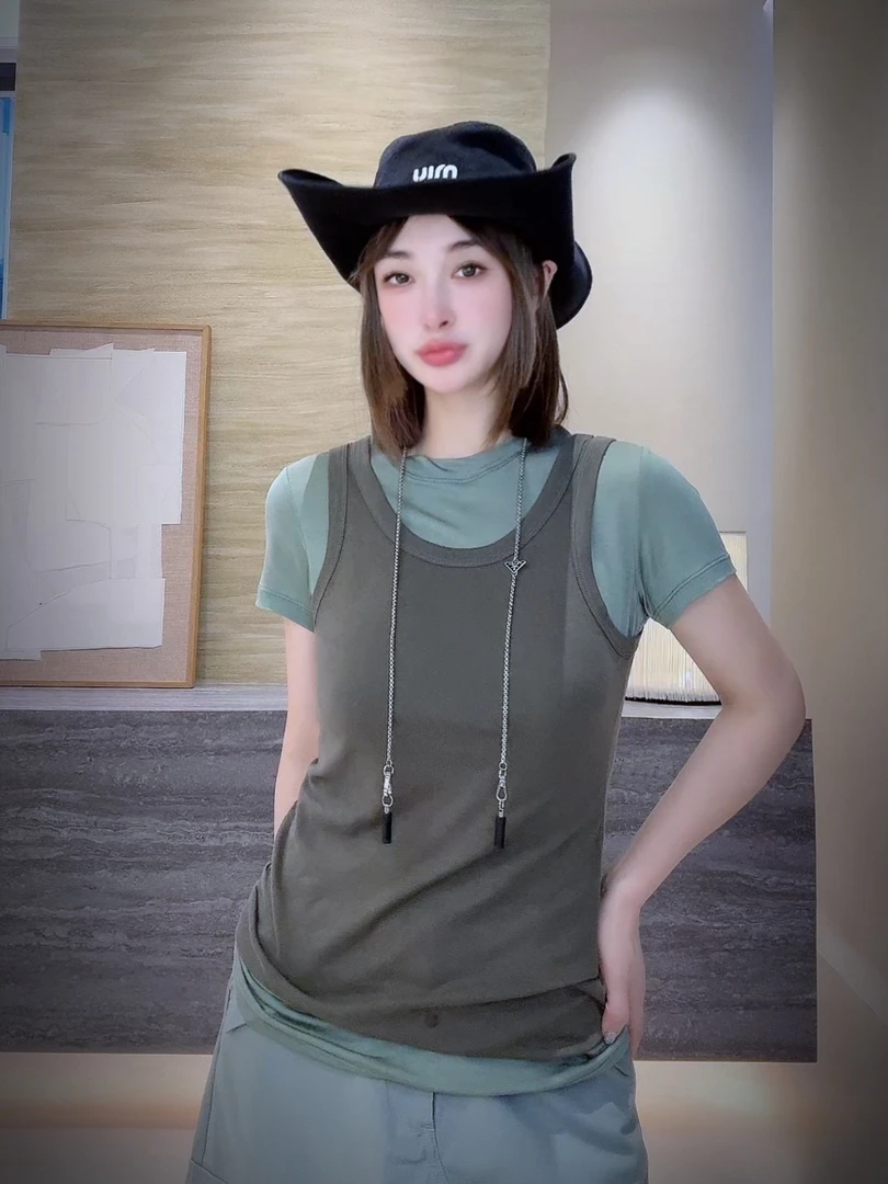 军绿色背心250729