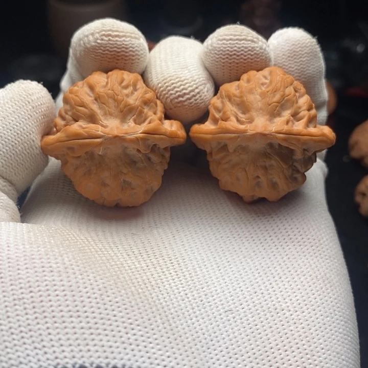 宝***刀吊坠文玩核桃一代佛肚36.5