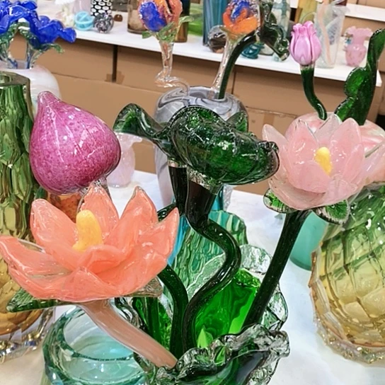琉璃花瓶高45厘米宽9厘米