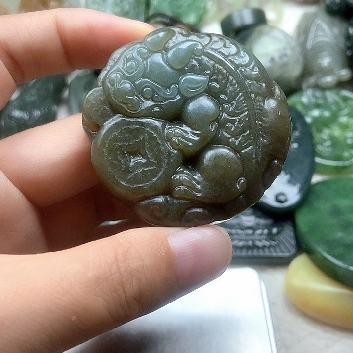 颈饰未镶嵌和田玉