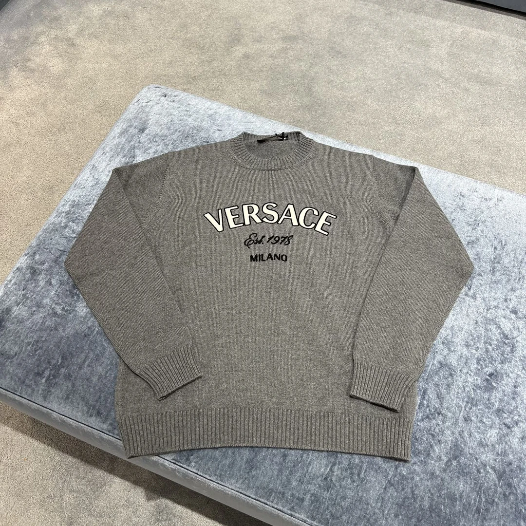 未使用 VERSACE/范思哲 男士新款灰色刺绣时尚羊毛圆领毛衣