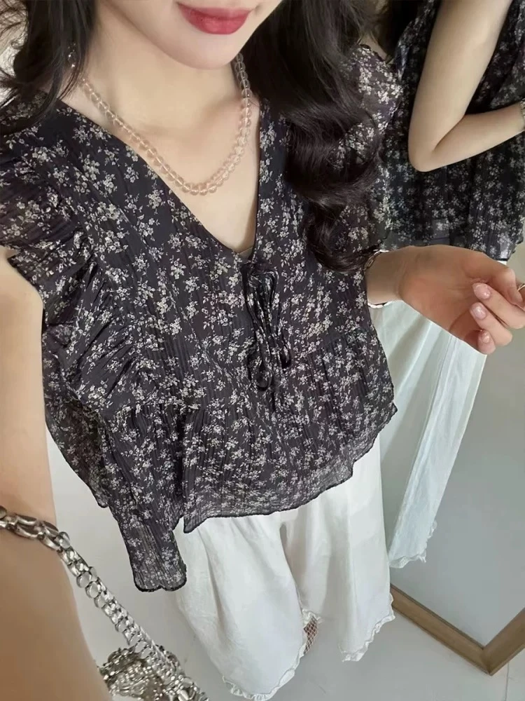 韩系V领碎花木耳花边袖衬衫2025夏季新款女设计感气质显瘦上衣