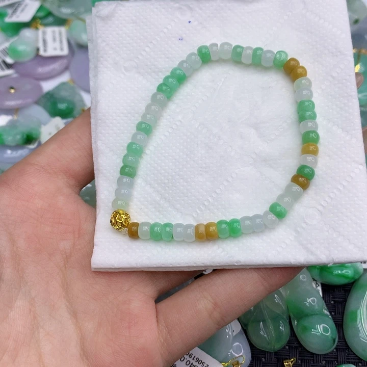 翡翠18K金镶嵌颈饰111111111111111