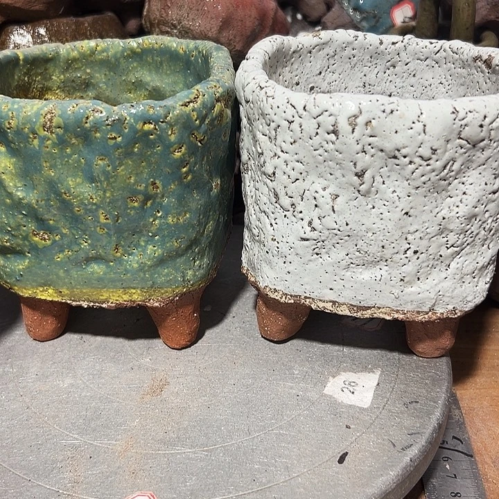 &***&粗陶花盆，现在都不一样了，