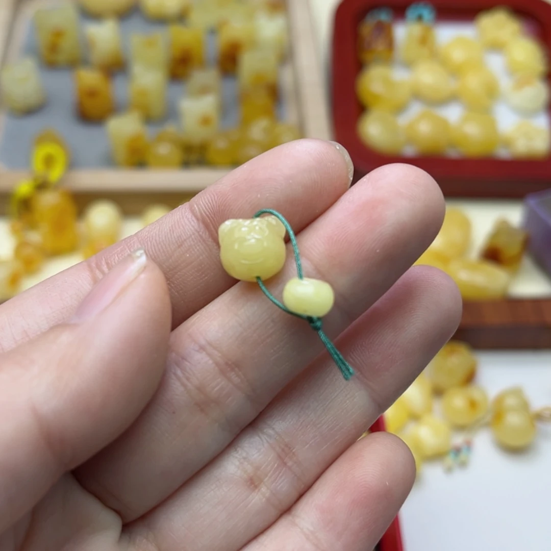 【闪购商品】蜜蜡裸石未镶嵌配饰