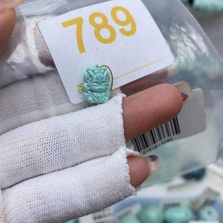 未镶嵌绿松石珠宝奇石