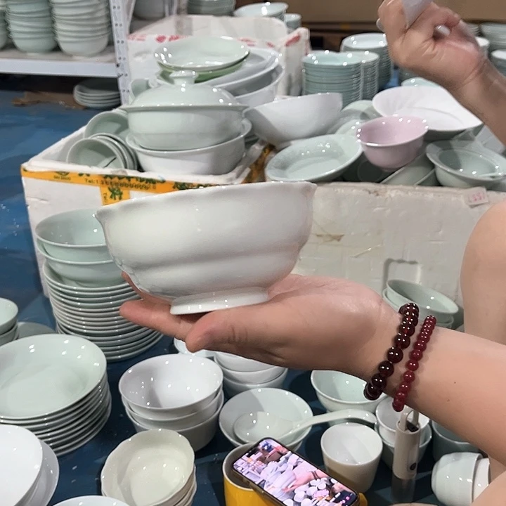****张瓷片花口五寸米饭碗，6个，微瑕包邮