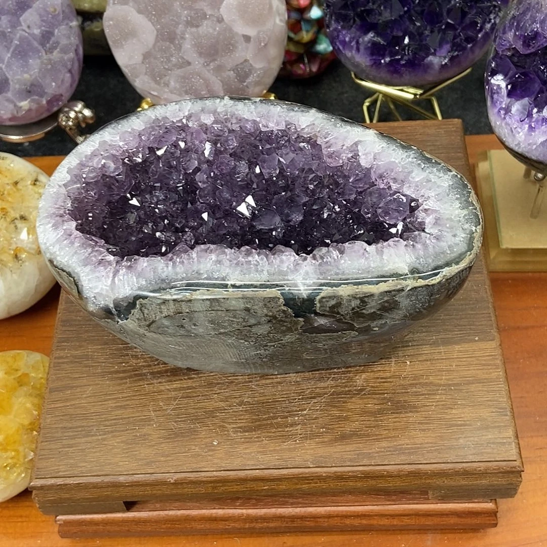 紫晶未镶嵌大型摆件（非配饰）