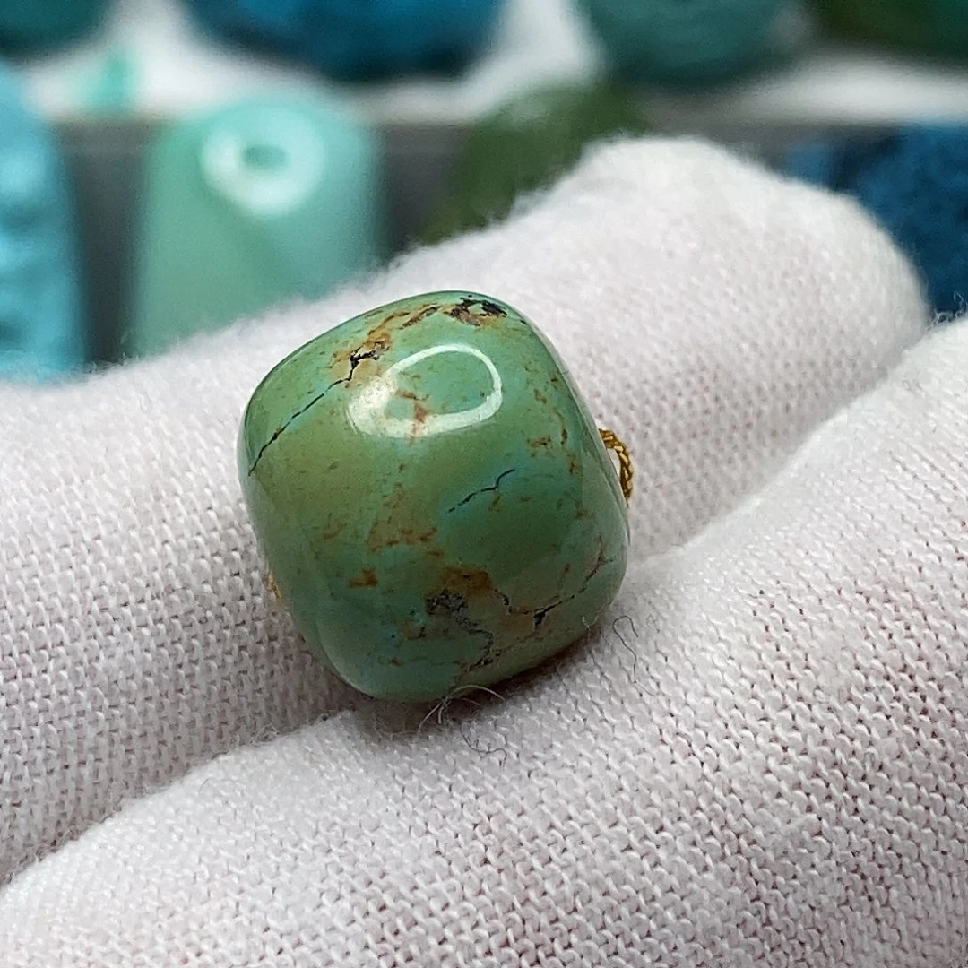 绿松石未镶嵌天然原矿 带武汉地大证书