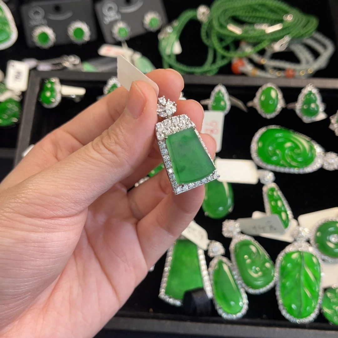 翡翠银S925镶嵌戒指一刀切无事牌吊坠