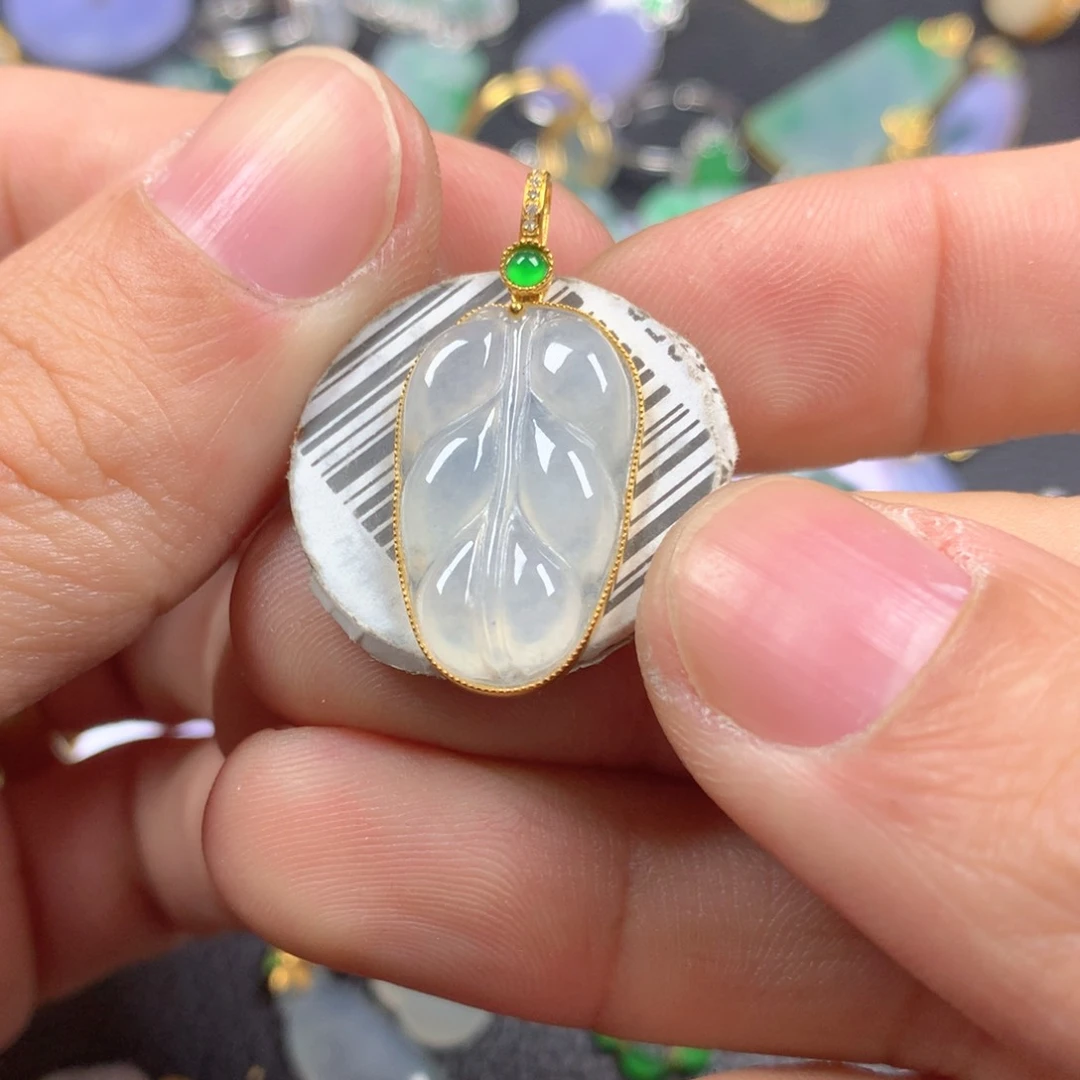 【闪购商品】翡翠颈饰18K金镶嵌翡翠