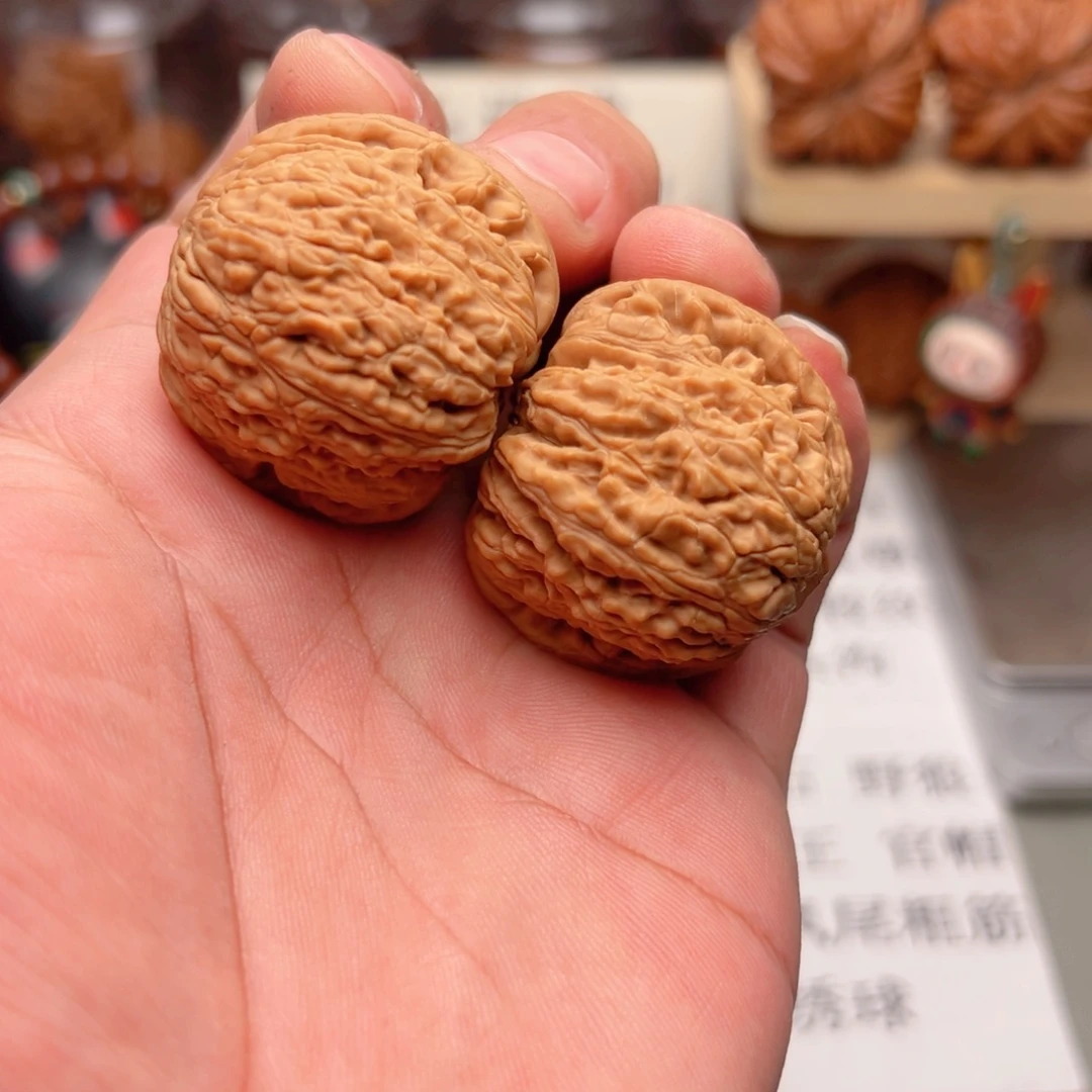 文玩核桃吊坠39尺全品绣球