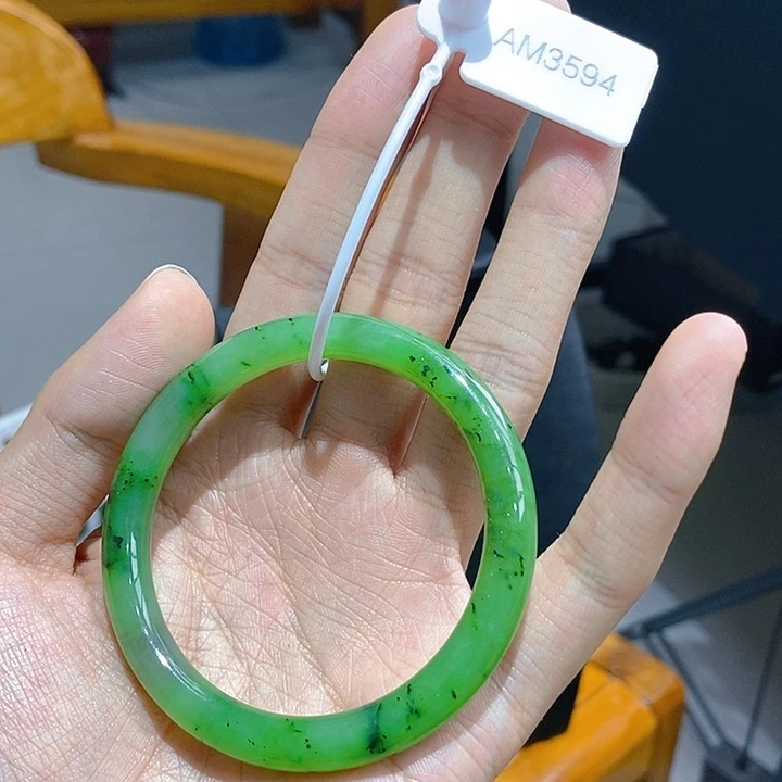 和田玉（碧玉）未镶嵌手镯