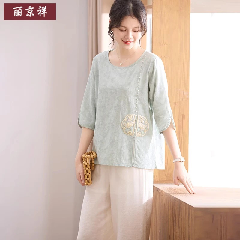 妈妈夏装洋气中袖T恤气质国风小衫中老年女装宽松绣花上衣服