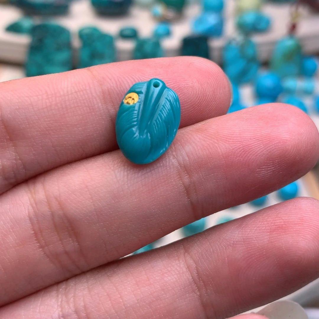 绿松石未镶嵌珠宝奇石