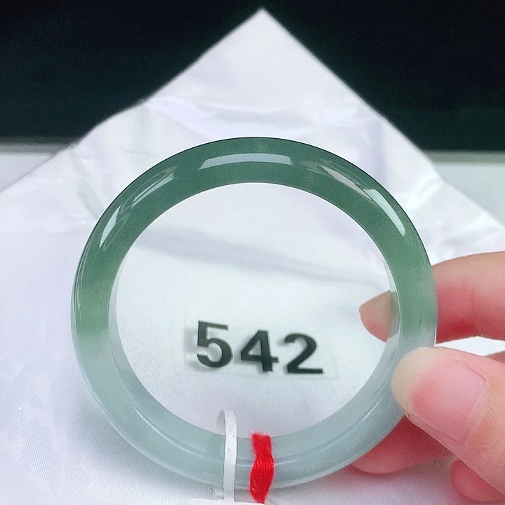 翡翠未镶嵌手镯(圆镯)51.5