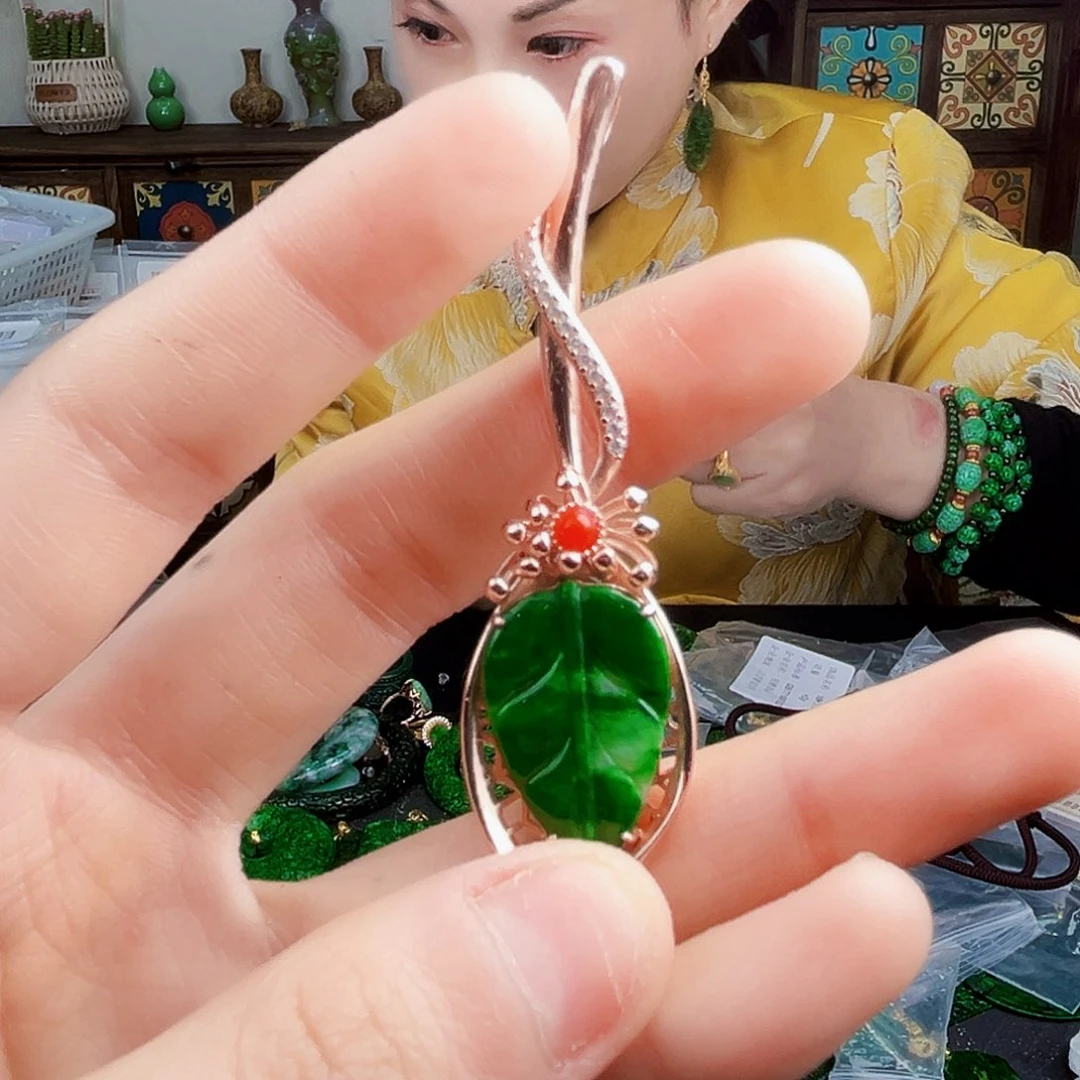 颈饰银S925镶嵌翡翠多样性