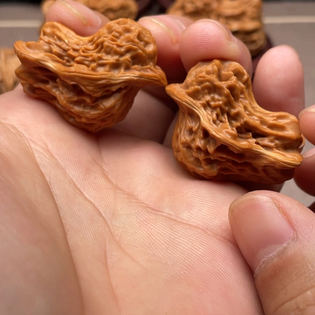 张***城文玩核桃把件核桃