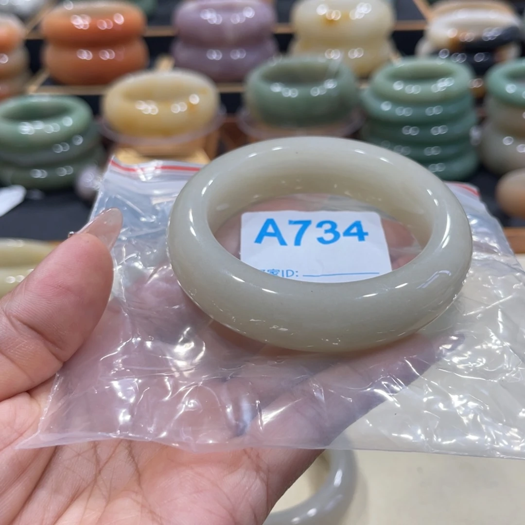 石英岩玉手镯未镶嵌疯****_