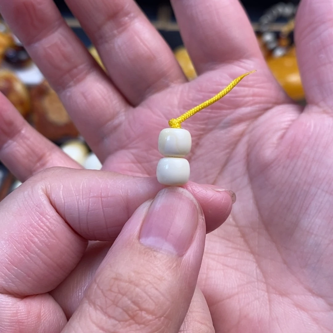 未镶嵌琥珀裸石瓷白老型对珠7×6