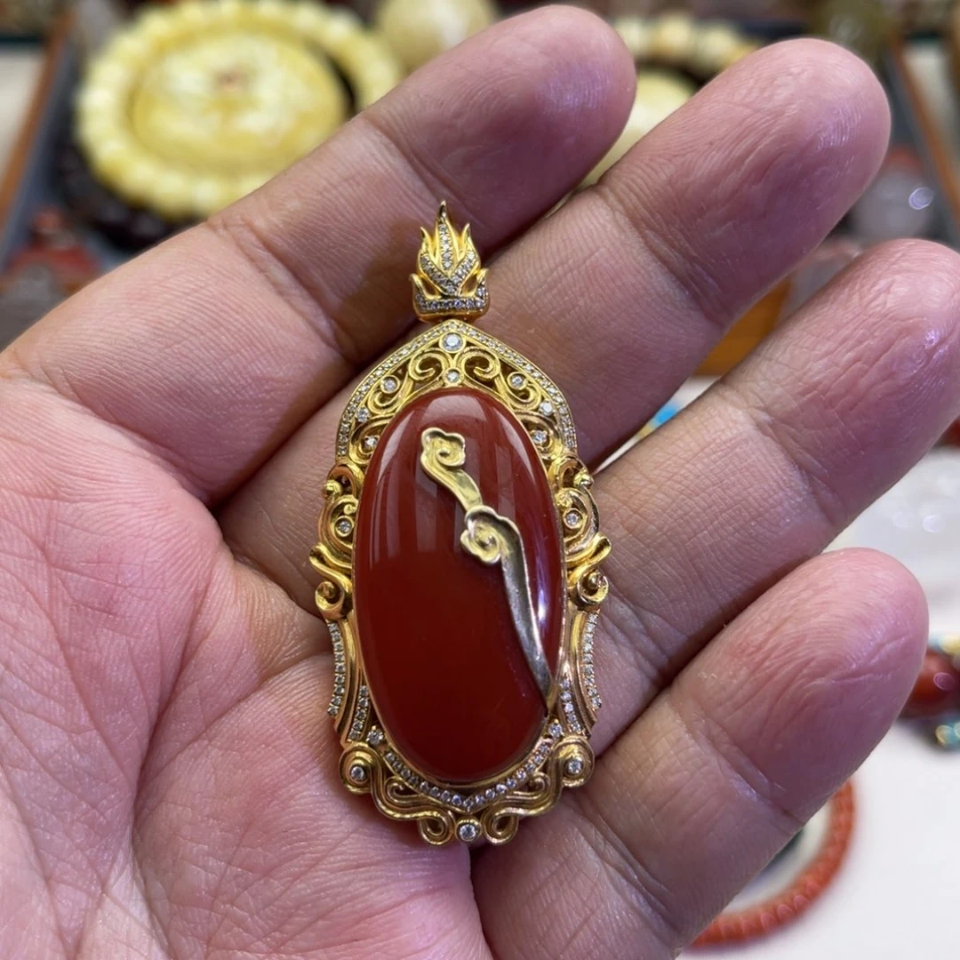 南红玛瑙18K金镶嵌珠宝奇石