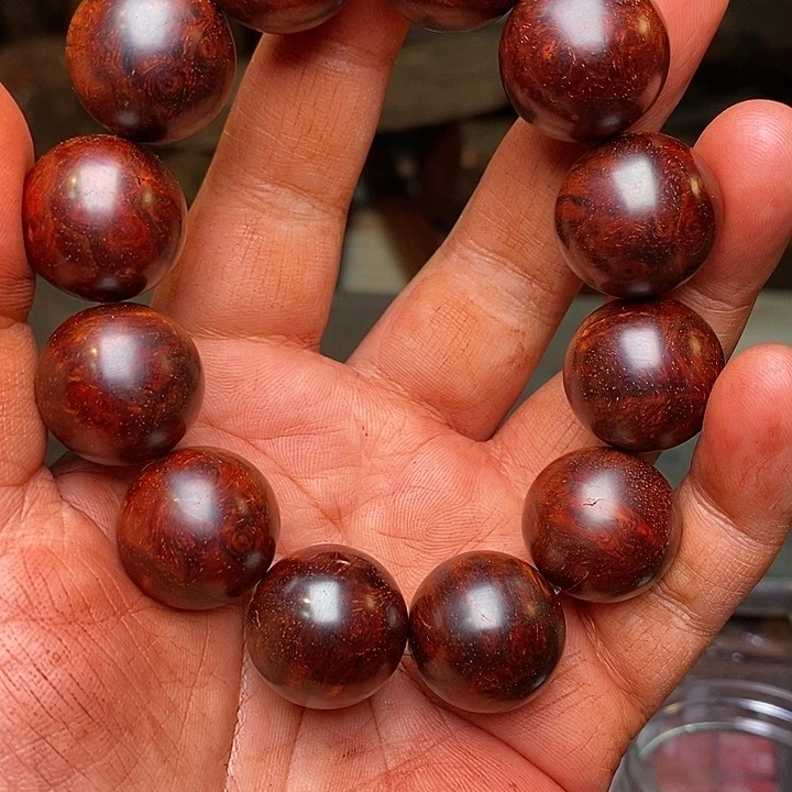 檀香紫檀（小叶紫檀）一*人