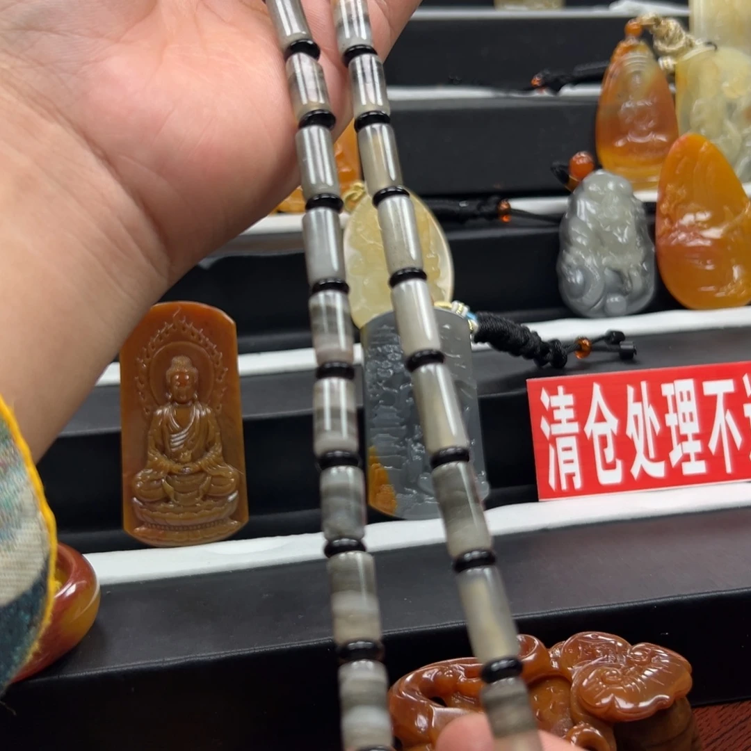 未镶嵌石英质玉（黄龙玉）黄龙玉