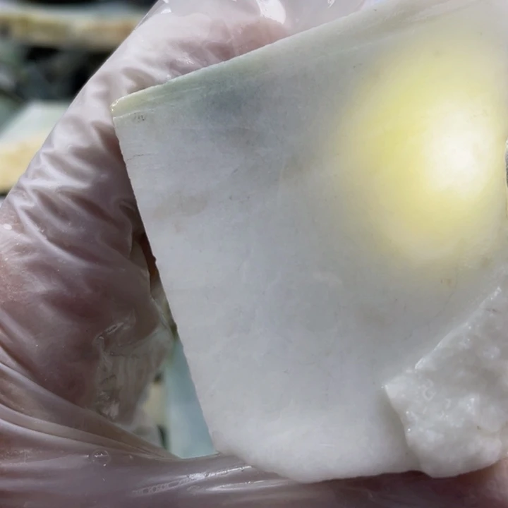 翡翠吊坠(不含链)未镶嵌天然翡翠边角料