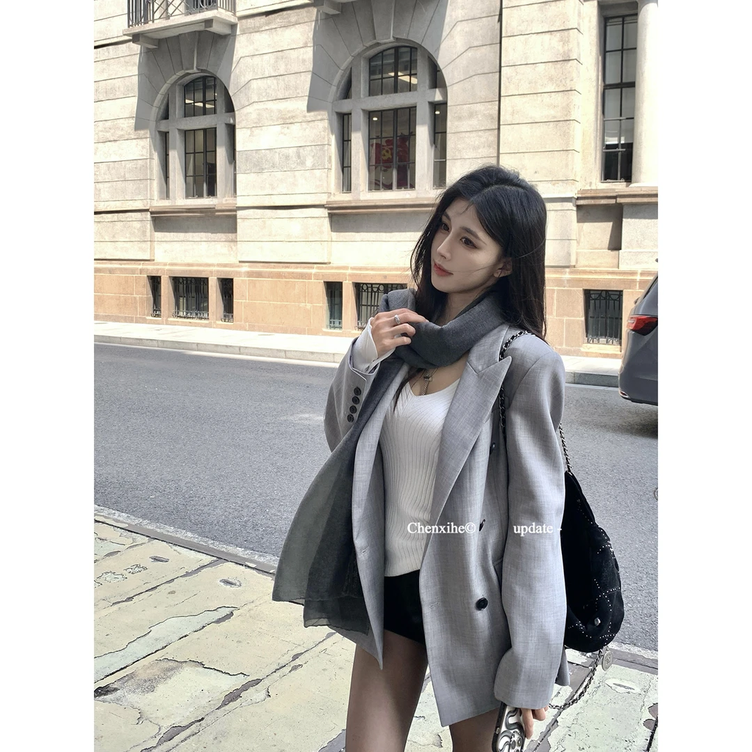 何晨曦 枪驳领十字纹设计感宽松西装外套新款休闲廓形上衣 T1141W