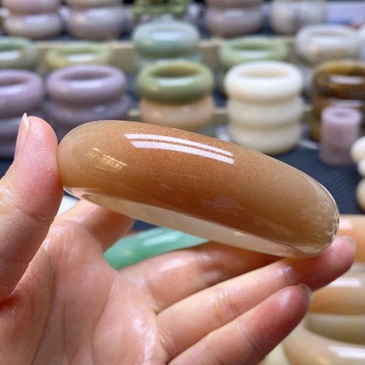 石英质玉未镶嵌手镯