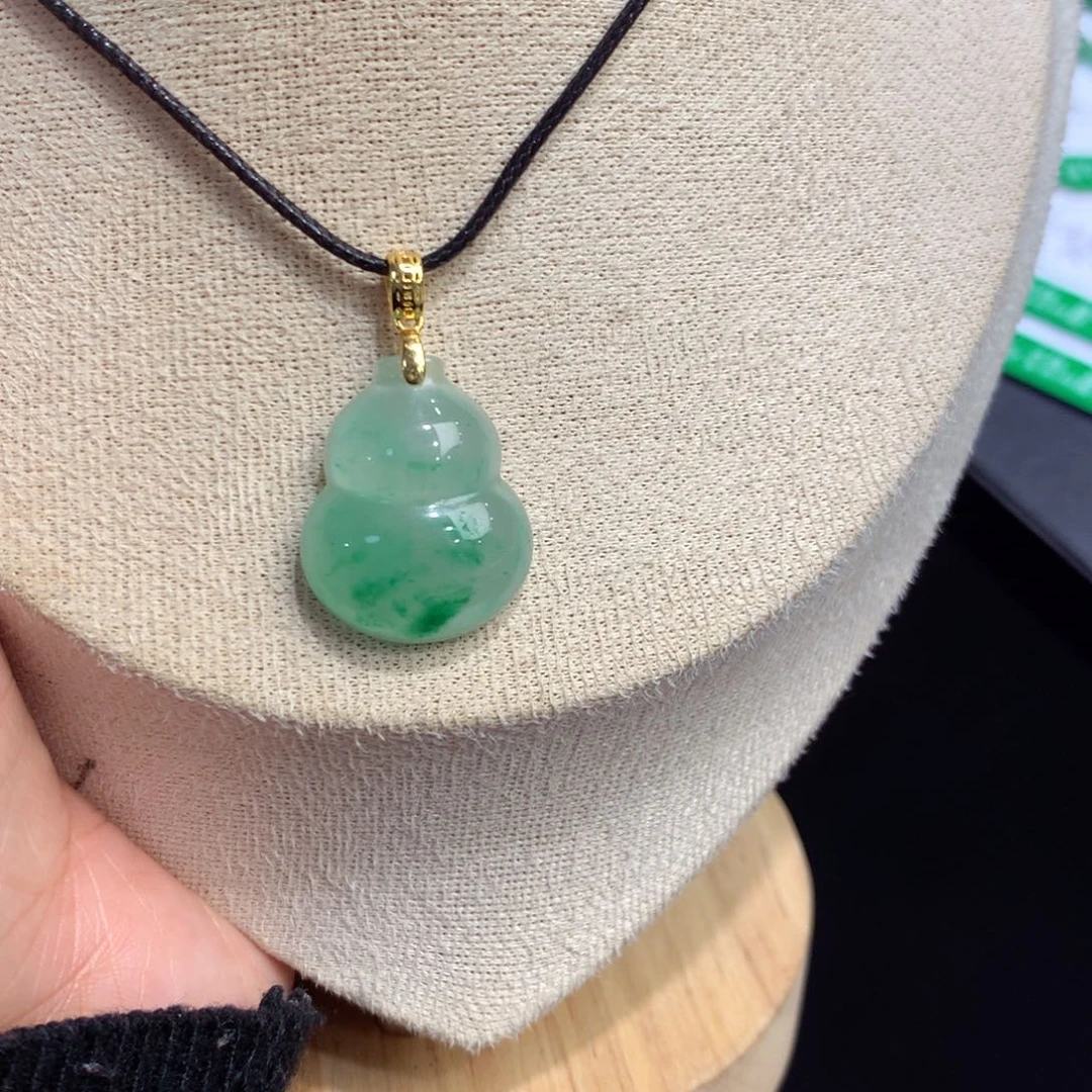 颈饰银S925镶嵌石英质玉（非洲翠）